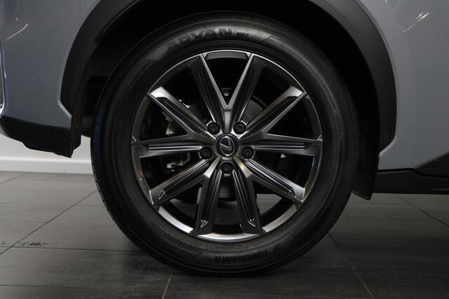 Lexus LBX Elegant 2WD