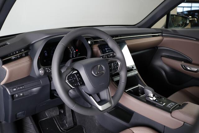 Lexus LBX Elegant 2WD