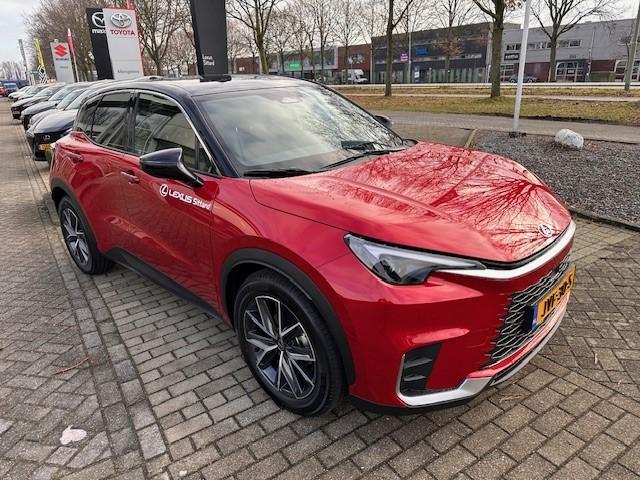 Lexus LBX Emotion 2WD