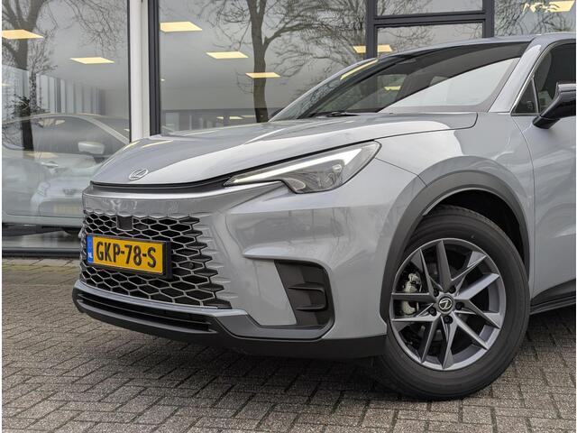 Lexus LBX Business Line 2WD | Comfort + Safety Pack | Stoelverwarming | Keyless | BSM | PDC V+A | ACC | Camera