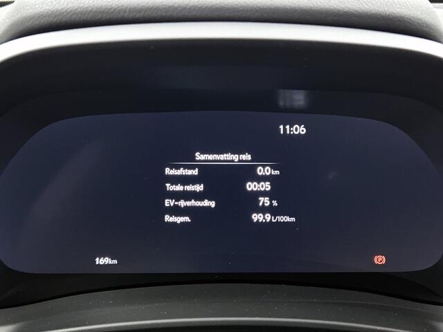 Lexus LBX 35th Edition | Bi-Tone Premium Metallic | 18" Mat Zwarte Velgen | Dark Rose Interieur |