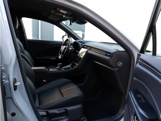 Lexus LBX Relax AWD | Mark Levinson | Head-up | Park Assist