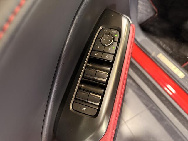 Lexus LBX 35th Edition | Advanced Pack | Dark Rose Semi - Aniline leder, zwart |