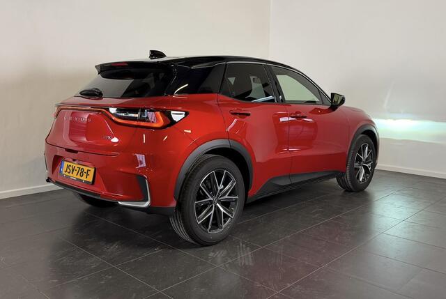 Lexus LBX Emotion 2WD