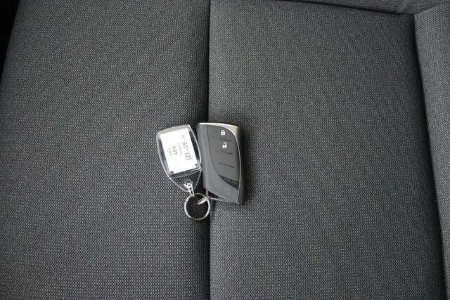 Lexus LBX Business Line 2WD | Keyless Entry | Automatisch inklapbare buitenspiegels | Stoelverwarming