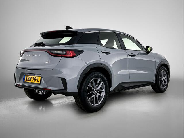 Lexus LBX 2WD | Parkeersensoren | Blind Spot Monitor | Apple CarPlay / Android Auto |