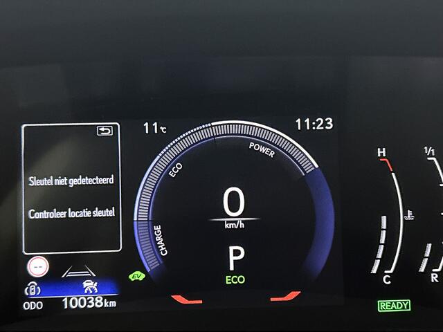 Lexus LBX 2WD | Parkeersensoren | Blind Spot Monitor | Apple CarPlay / Android Auto |