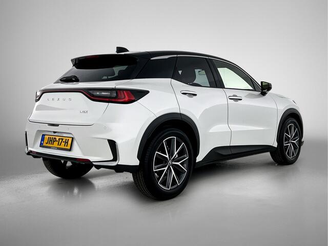 Lexus LBX Emotion 2WD Tech Pack