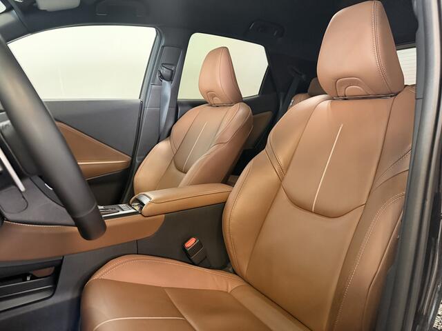 Lexus LBX Relax 2WD Black Edition | Privacy Glass | Mark Levinson | HUD | Odsidian Pack |