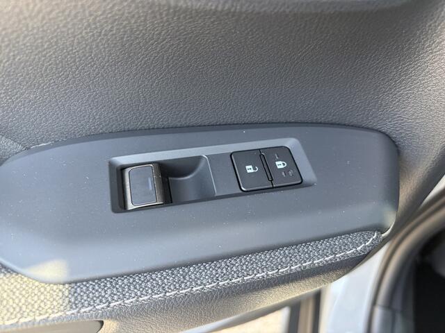 Lexus LBX Business Line 2WD Parkeer en Dodehoek Sensoren Stoel Stuur Verwarming