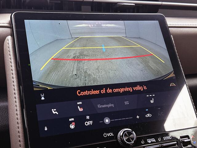 Lexus LBX Elegant 2WD | 18" LM Velgen | Stoelverwarming | Leder |