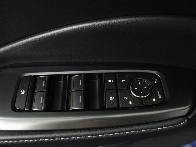 Lexus LBX Relax 2WD | Tech Pack |