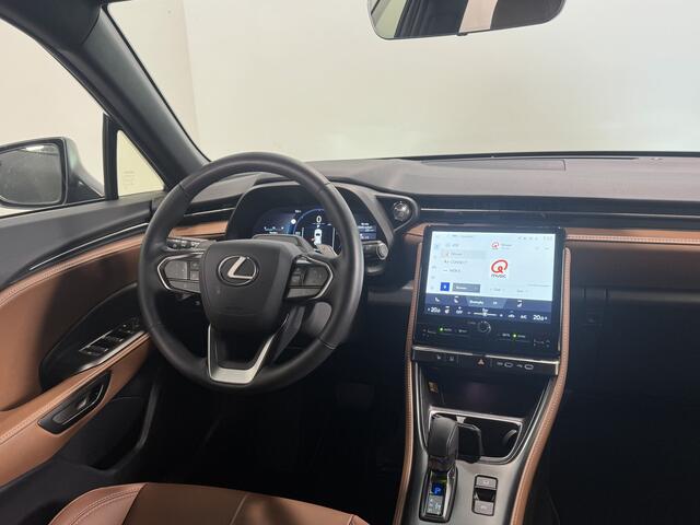Lexus LBX Relax 2WD | Advanced Pack | All-Season banden | Trekhaak afneembaar | Head-up display |