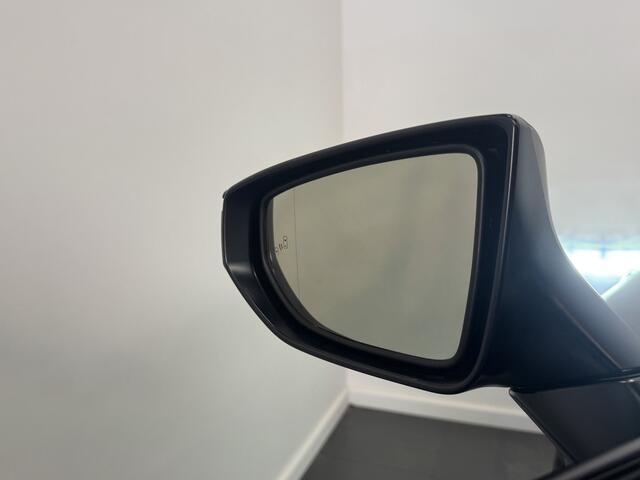 Lexus LBX Relax 2WD | Advanced Pack | All-Season banden | Trekhaak afneembaar | Head-up display |
