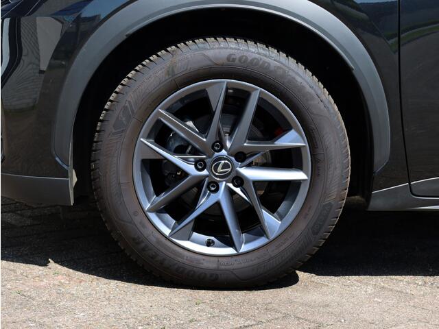 Lexus LBX 2WD Comfort & Safety | Stoelverwarming | Dodehoek | Parkeersenso