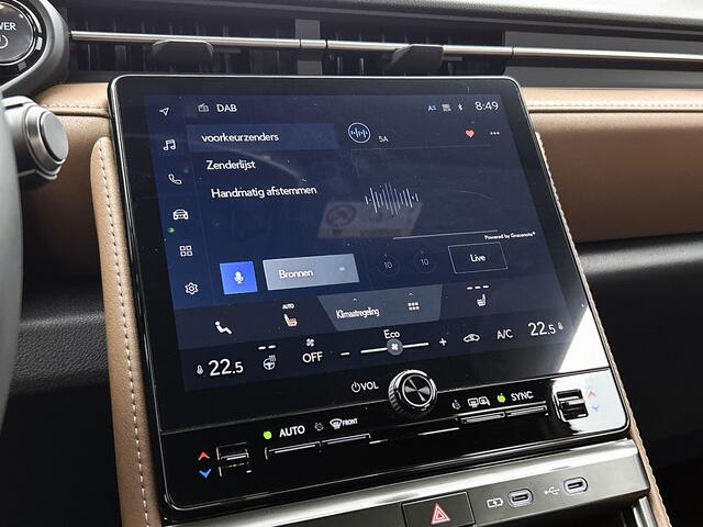 Lexus LBX Relax 2WD | BTW voertuig | Bruin Leder | Blind Spot Monitor | Elektrisch verstelbare bestuurdersstoel met geheugen | Navigatie | Apple CarPlay/Android Auto | Cruise Control Adaptive | Stoel+stuurverwar
