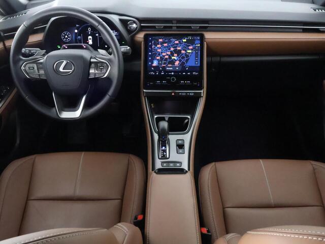 Lexus LBX Relax 2WD | 1e eigenaar | Dealer Onderhouden | Navigatie | Stoelverwarming + Leder |