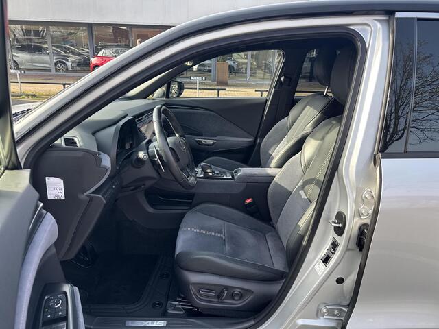 Lexus LBX Cool 2WD | 06-10141018 Voor meer informatie