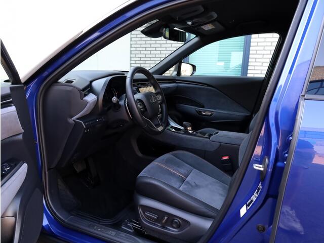 Lexus LBX Cool 2WD | Memory Seat | Leder/Alcantara | Dodehoek