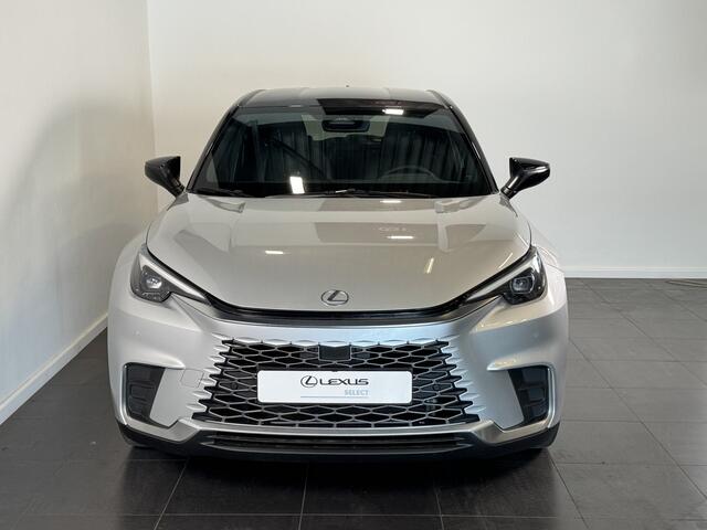 Lexus LBX Cool 2WD | CarPlay | Stoel/stuurverwarming | Dodehoek detectie |