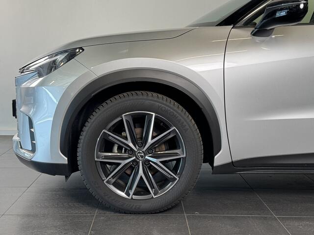 Lexus LBX Cool 2WD | CarPlay | Stoel/stuurverwarming | Dodehoek detectie |