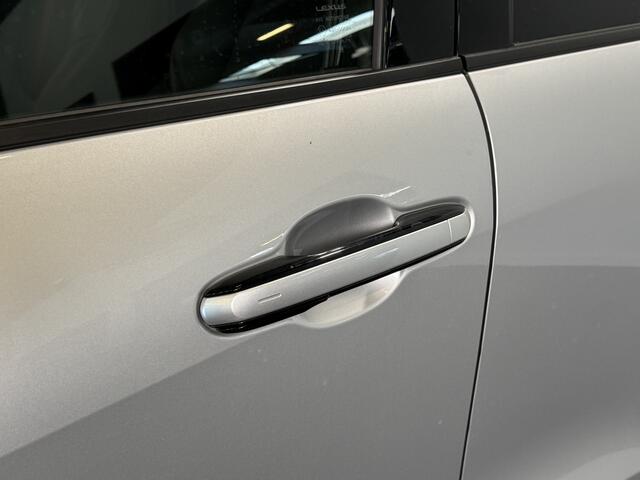 Lexus LBX Cool 2WD | CarPlay | Stoel/stuurverwarming | Dodehoek detectie |
