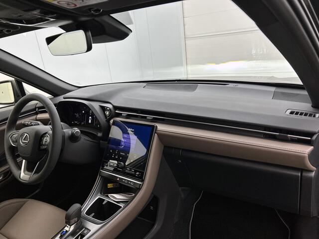 Lexus LBX Elegant 2WD | Stoel- en Stuurverwarming | Parkeersensoren | Navigatie |