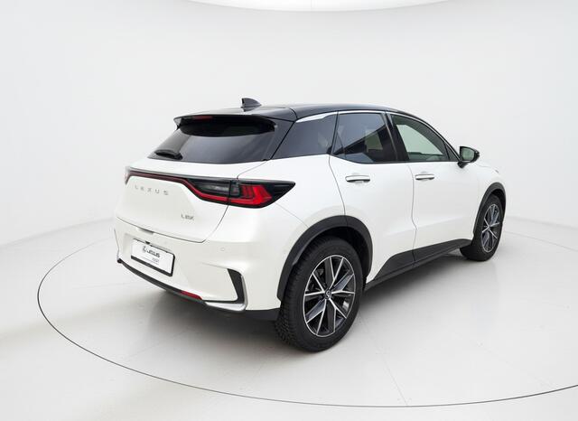 Lexus LBX 1.5 Emotion 2WD Advanced Pack | Mark Levinson | Carplay | 360' Camera |