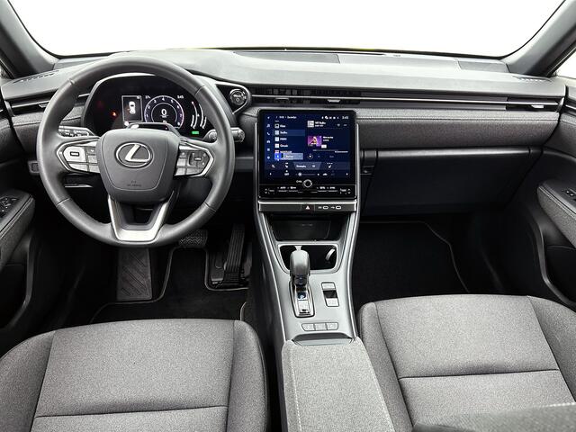 Lexus LBX 2WD Safety+Comfort Pack | BTW voertuig | Stoelverwarming | Blind Spot Monitor | Parkeersensoren voor+achter | Keyless Entry/Start | Draadloze telefoonlader | Cruise Control Adaptive | Apple CarPlay/Android Auto |