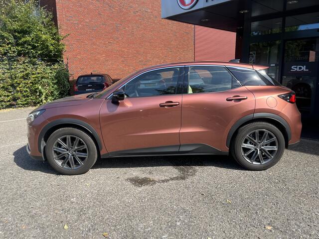Lexus LBX 1.5 Elegant 2WD // ADAPT. CRUISE // KEYLESS // LEDER // DODEHOEK // CAMERA+SENSOREN // STUUR+STOELVERWARMING // ELEK. ACHTERKLEP //
