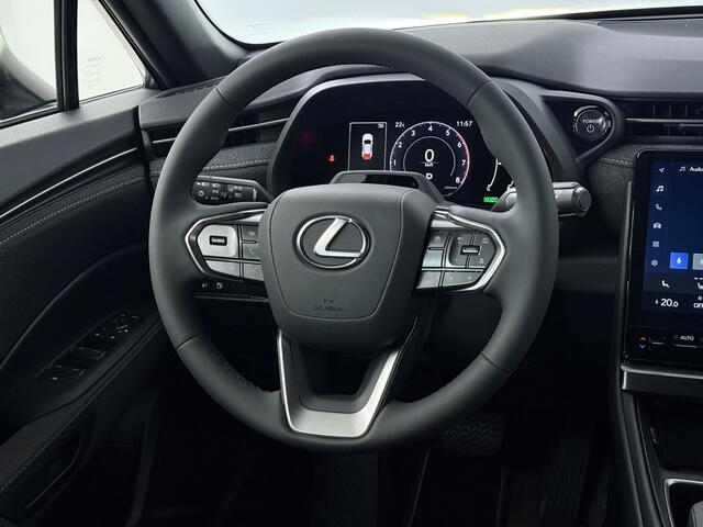 Lexus LBX 1.5 Hybrid Business Line | Navigatie | PDC | Leenauto even wachten met adverteren