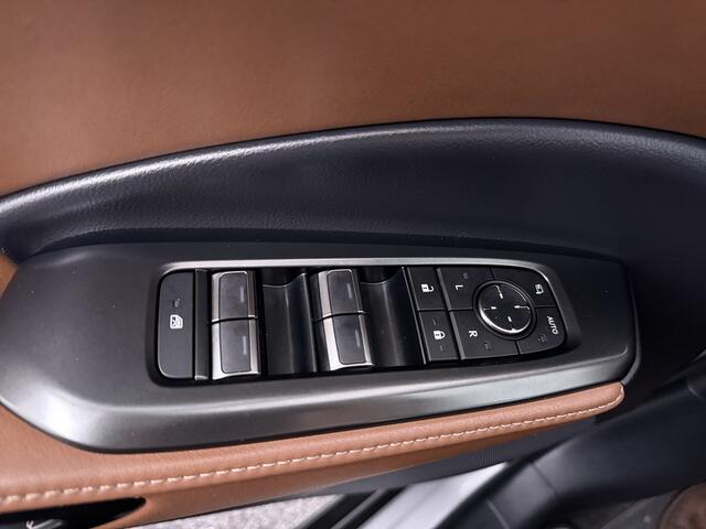 Lexus LBX 1.5 Relax 2WD | Advanced Pack |