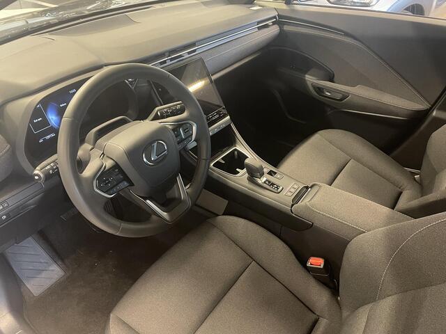 Lexus LBX 1.5 Business Line 2WD | Dodehoek detectie | Stuur- & Stoelverwarming | Navigatie | Parkeersensoren