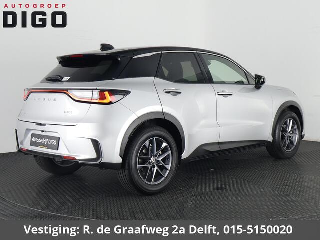 Lexus LBX 1.5 Business Line Bi-Tone 2WD | Dodehoek detectie | Stuur- & Stoelverwarming | Navigatie | Parkeersensoren