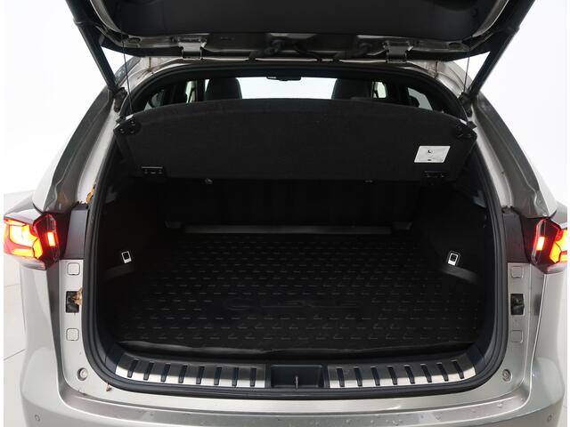 Lexus NX 300h AWD F SPORT LINE + PANORAMA / ADAPTIVE CRUISE / LEDER / CAMERA