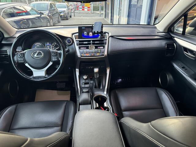 Lexus NX 300h AWD Business Line LEDER/NAVI/CAMERA