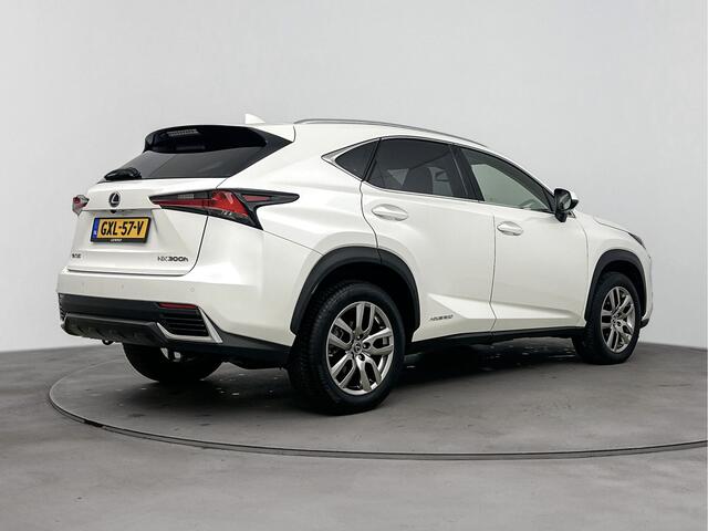 Lexus NX 300h AWD Luxury Edition Limited | Navigatie | Camera | Parkeersensoren | Cruise Control Adaptief | Climate Control | Stoelverwarming |