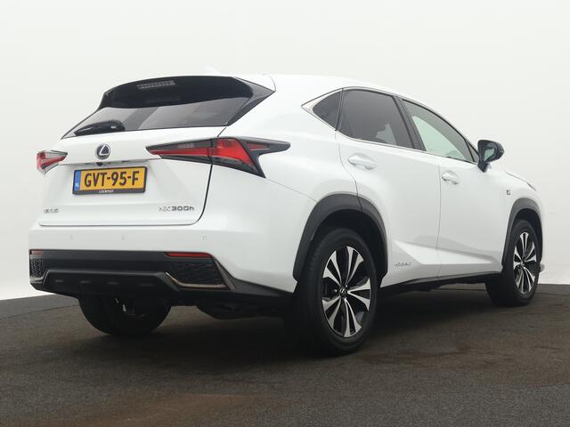 Lexus NX 300h F-Sport Limited | Navigatie | Camera | Parkeersensoren | Stoelverwarming | Draadloze telefoonlader | Cruise Control Adaptief | Panoramadak |