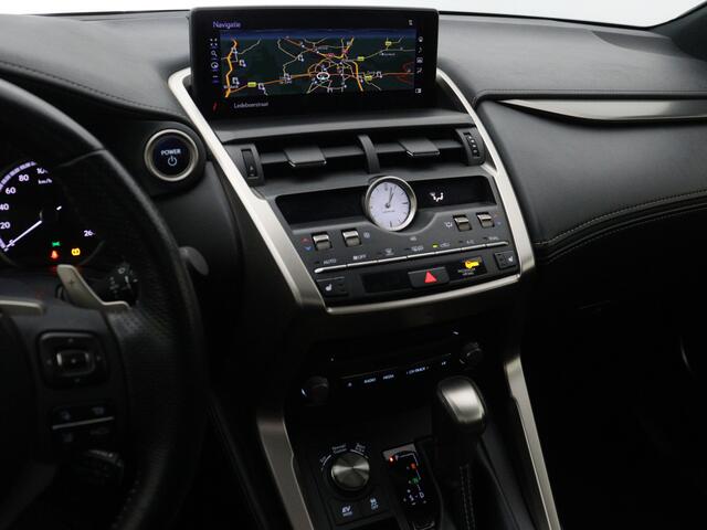 Lexus NX 300h F-Sport Limited | Navigatie | Camera | Parkeersensoren | Stoelverwarming | Draadloze telefoonlader | Cruise Control Adaptief | Panoramadak |