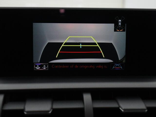 Lexus NX 300h F-Sport Limited | Navigatie | Camera | Parkeersensoren | Stoelverwarming | Draadloze telefoonlader | Cruise Control Adaptief | Panoramadak |