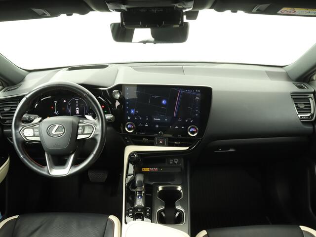 Lexus NX 450h+ Executive Limited | 20" LM Velgen | Head-up Display | Stoeverwarming/-Verkoeling | Stuurverwarming | Trekhaak | 360 Camera | Stoelgeheugen |