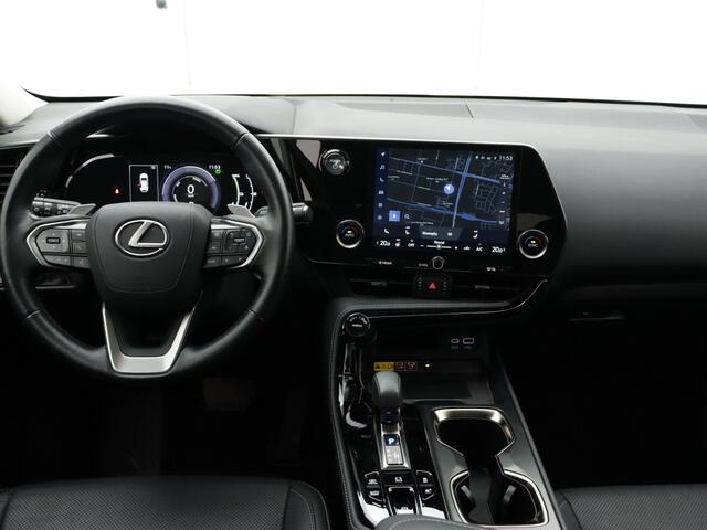 Lexus NX 450h+ AWD Business Line | 18"LM Velgen | Leder | Stuur-/Stoelverwarming | Elektrisch Verstelbare Stoel | Elektrische Achterklep |