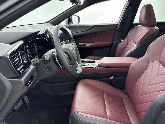 Lexus NX 450h+ AWD President Line | Leder | 360 Camera | Navigatie | Mark Levison Audio | Panoramadak | Dodehoek Ass. | Stoel en stuurwiel verwarmd | LM velgen | Parkeersensoren |