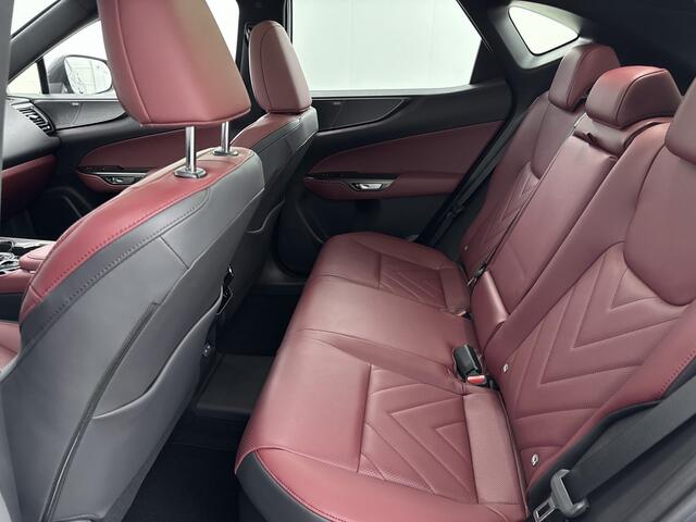 Lexus NX 450h+ AWD President Line | Leder | 360 Camera | Navigatie | Mark Levison Audio | Panoramadak | Dodehoek Ass. | Stoel en stuurwiel verwarmd | LM velgen | Parkeersensoren |