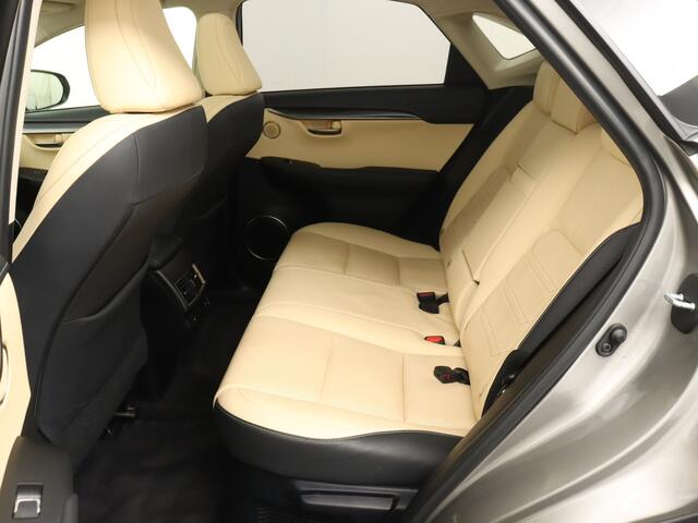 Lexus NX 300h AWD Executive Line President Pack | Panoramadak | Mark Levinson Audio | Dodehoekdetector | Stoelverwarming/-Verkoeling | 360 Camera | Stoelgeheugen | Head-up Display |