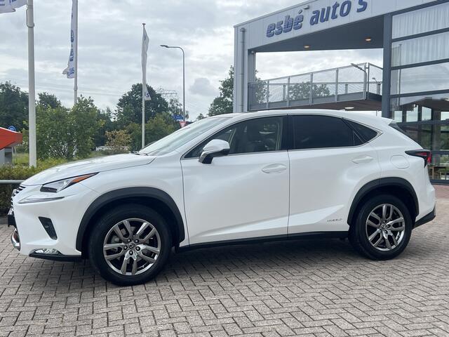 Lexus NX 300H Luxery Line Panoramadak Navigatie Adaptive Cruise Control Leder Carplay Elek Stoelen + Verwarming Camera DAB Hybride Lage Kilometerstand