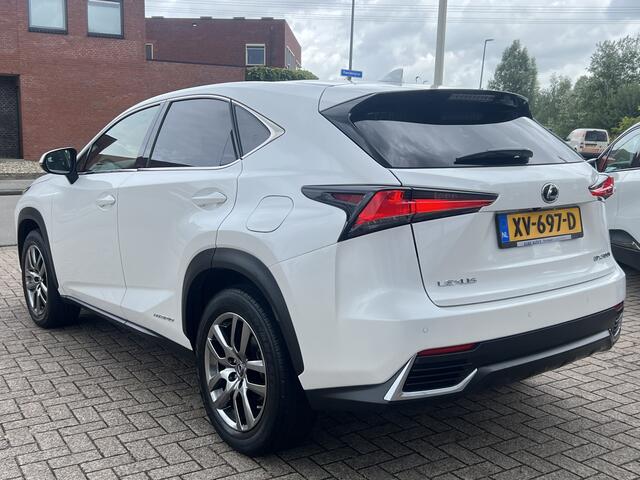 Lexus NX 300H Luxery Line Panoramadak Navigatie Adaptive Cruise Control Leder Carplay Elek Stoelen + Verwarming Camera DAB Hybride Lage Kilometerstand