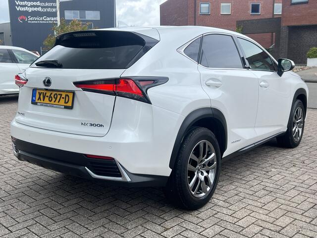 Lexus NX 300H Luxery Line Panoramadak Navigatie Adaptive Cruise Control Leder Carplay Elek Stoelen + Verwarming Camera DAB Hybride Lage Kilometerstand
