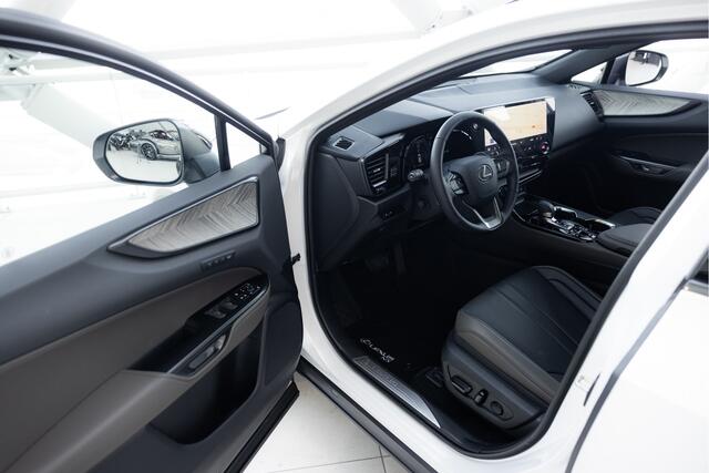 Lexus NX 450h+ AWD Overtrail Line Limited | Adaptive Suspension | Stoelverwarming & Koeling | Panoramic View |