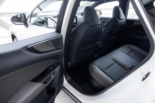 Lexus NX 450h+ AWD Overtrail Line Limited | Adaptive Suspension | Stoelverwarming & Koeling | Panoramic View |